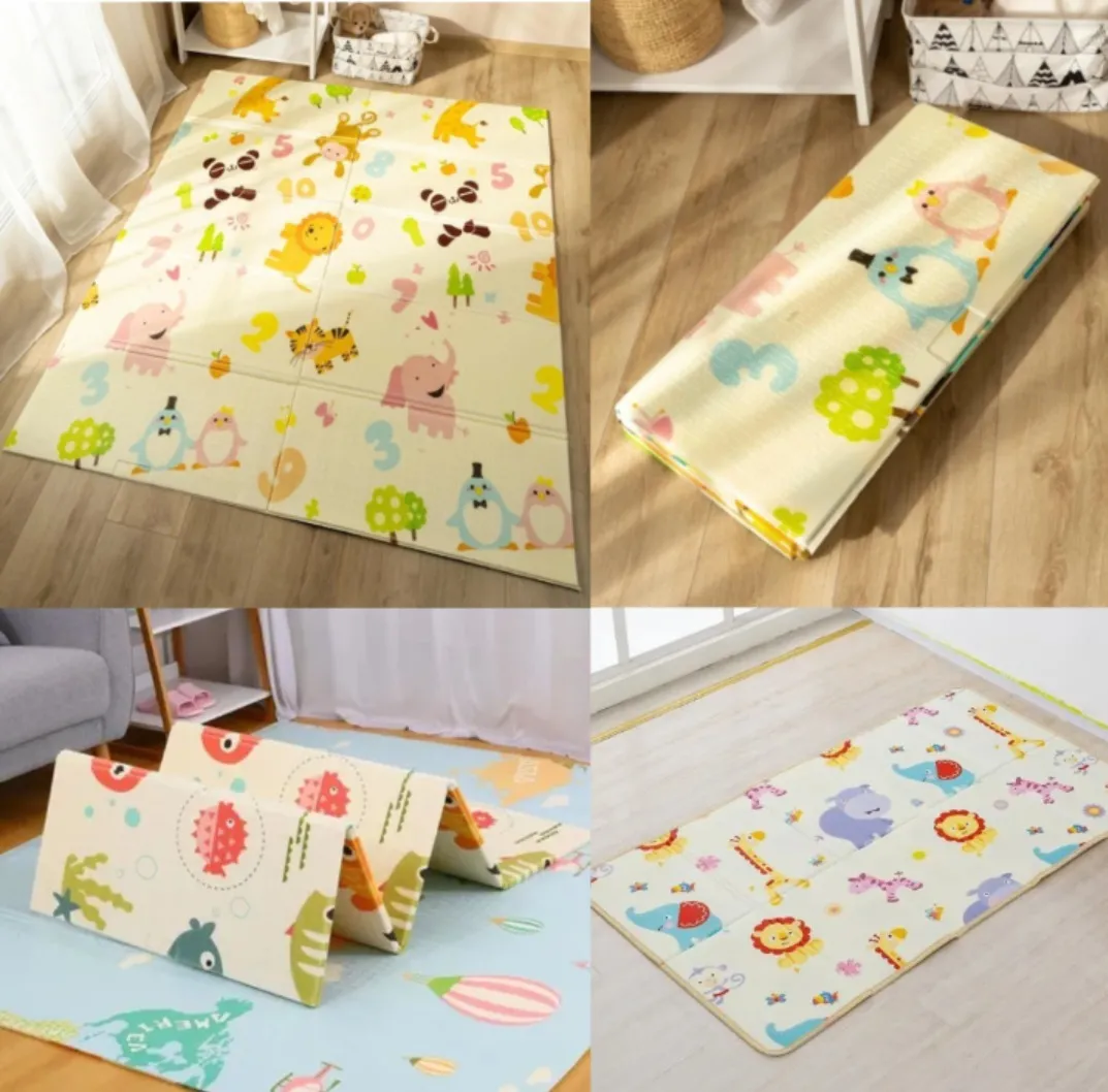 Tapis de jeu réversible pour enfants, confortable et facile à plier.