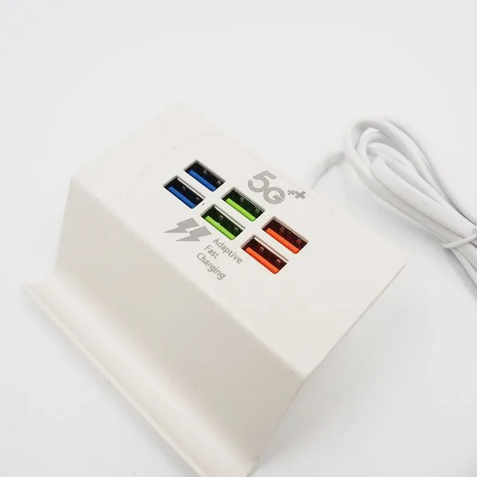 Connectivité Simplifiée Découvrez l'Adaptateur USB Hub 6 en 1 Original