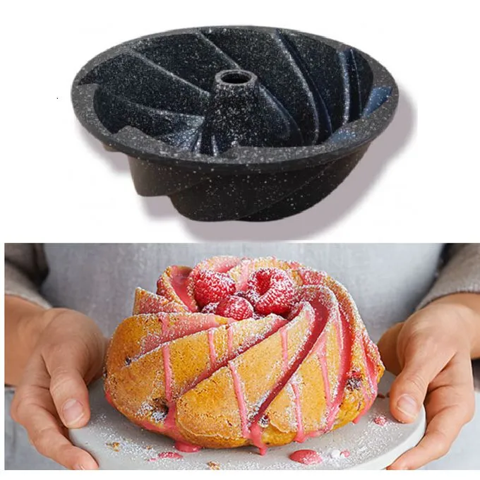 Révélez votre talent pâtissier avec notre Moule à kouglof torsadé en Granit  26 cm
