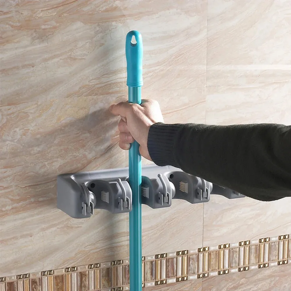 Maximisez l'espace avec notre Porte balai et Organisateur d'outils de jardin Votre jardin bien rangé en un clin d'œil
