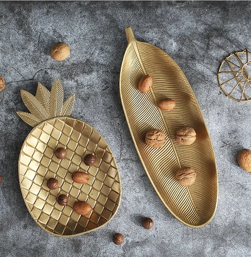 Plateaux Ananas et Feuille pour une Présentation Culinaire Unique
