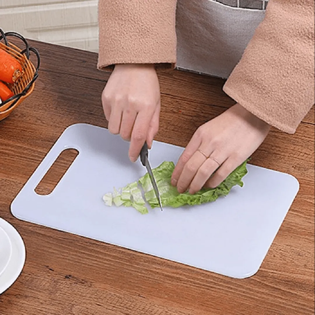 Planche à découper utilitaire en plastique avec poignées