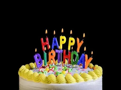 Des Bougies d'Anniversaire uniques en forme de Lettres pour Célébrer votre Jour Spécial